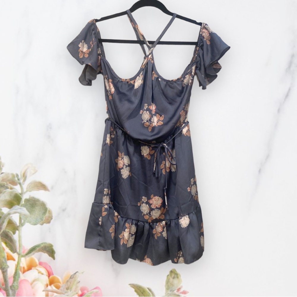NWT Sadie & Sage Off the Shoulder Floral Dress